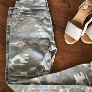 Loft Camouflage Jeans